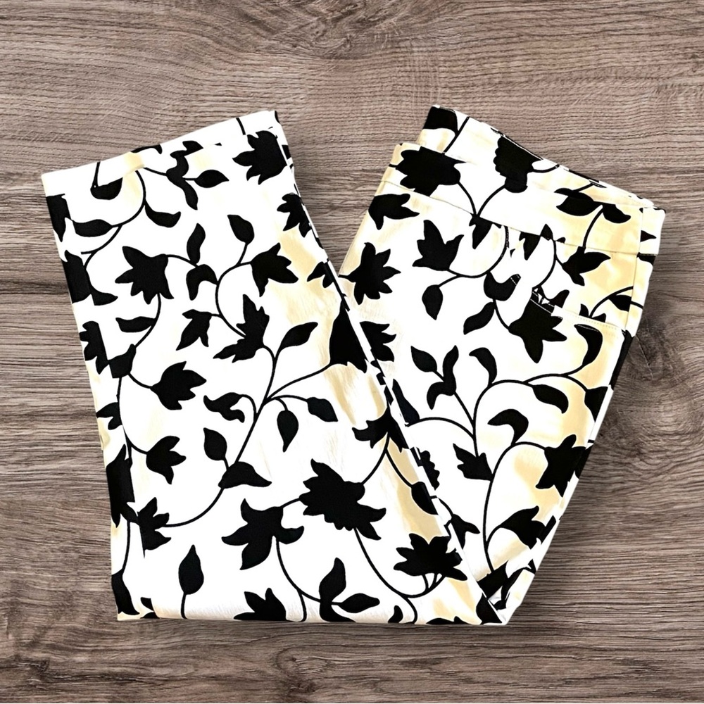 Tribal Black and White Floral Cropped Pants 14